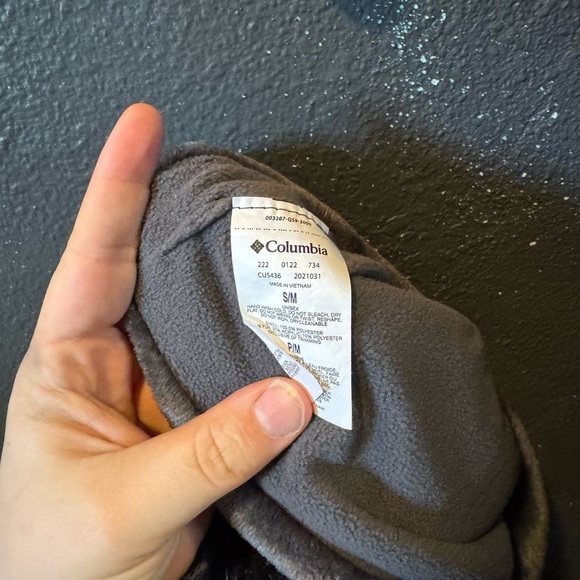 Women’s Columbia Dark Gray Beanie with Faux Fur Pom - Picture 3 of 3